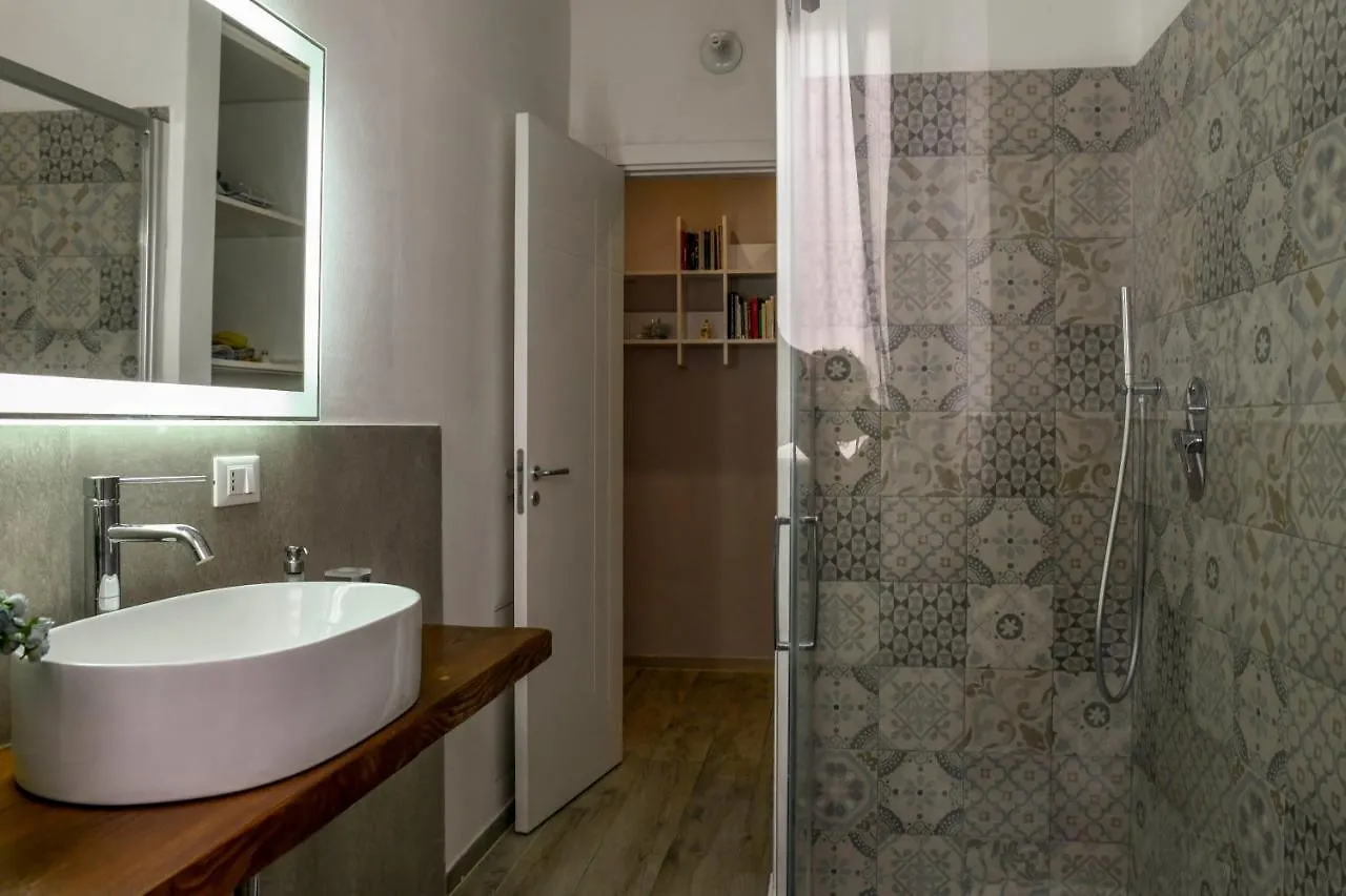 Vale A Livorno Apartment