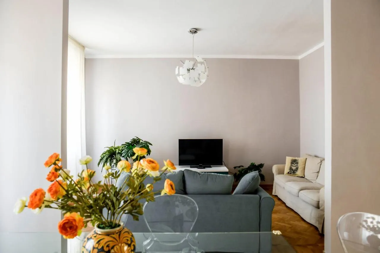 Vale A Livorno Apartment